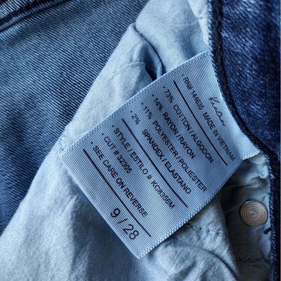 KANCAN Women Distressed Skinny Jeans Light Wash Ripped Knee‎ Size 9 28 - Picture 7 of 7